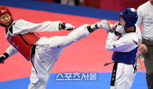 [포토] 이아름, 머리 공격 허용에 아쉬운 은메달