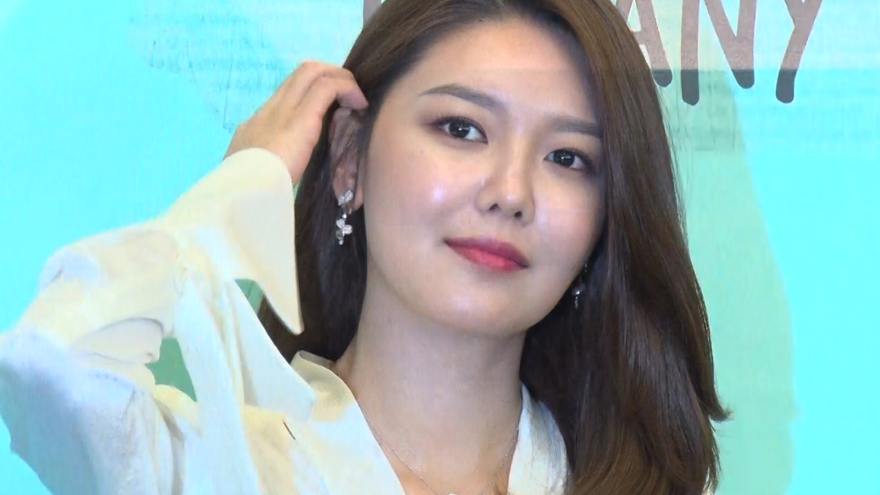 [SS쇼캠] 수영, 머리만 넘겨도 심쿵한 미모('티파니' 포토월)