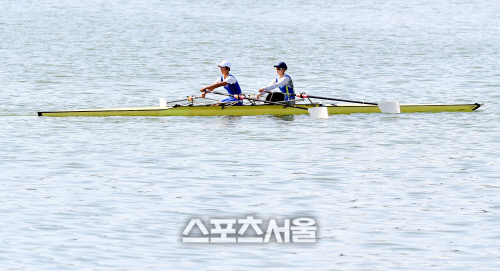 [자카르타AG] 전서영-김서희, 조정 여자 무타페어 은메달