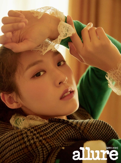 이스탄불의 이국적인 풍경 속 가을 여신 설현(화보)