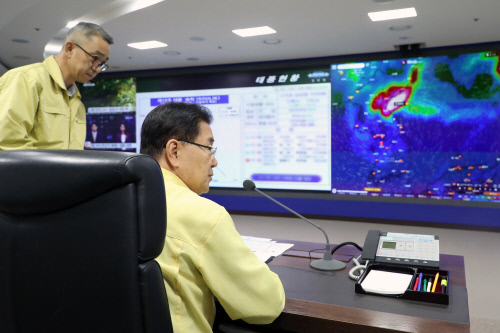중형급 태풍 '솔릭' 23일 오후 수도권까지 한반도 전역 영향권