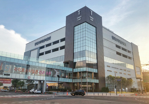 [포토] 현대百, 현대프리미엄아울렛 김포점 신관(타워존) 오픈