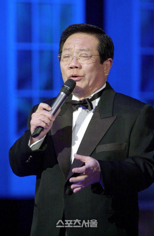 '하숙생' 원로가수 최희준, 24일 지병으로 별세