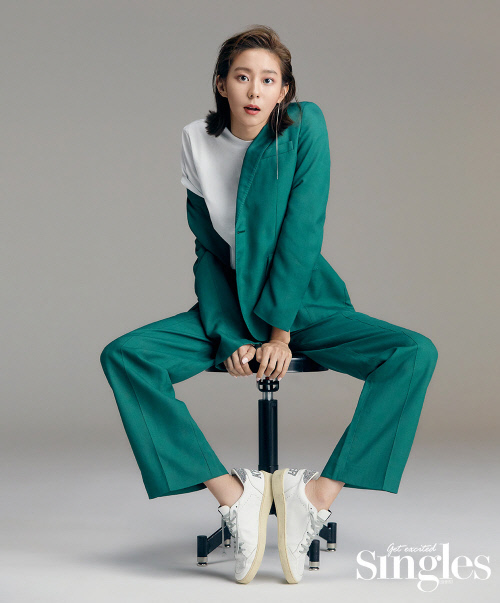 [싱글즈9월호]유이-보도자료1