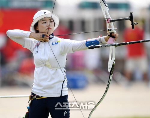 [포토] 장혜진 \'금빛 과녁을 향하여\'