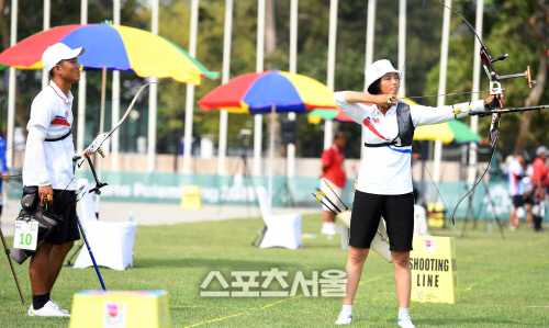 [자카르타AG]북한 박용원-강은주, 양궁 리커브 혼성 은메달