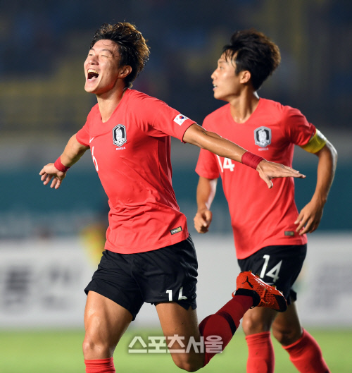 [포토] \'또\' 골 넣은 황의조