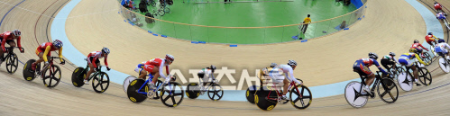 [자카르타AG] 한국 사이클 단체추발 여자 대표팀 은메달 확보