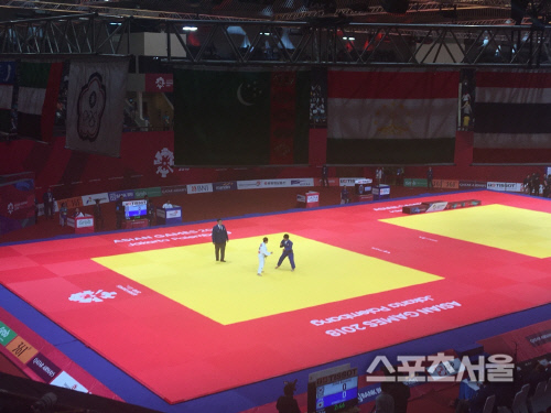 [자카르타AG]투혼의 금메달 정보경 "아프지만 버틸만 했다"