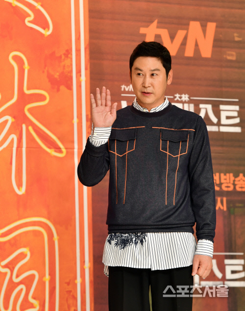 '빅포레스트' 폭망한 연예인 신동엽'이게 연예인 포즈?'[포토]