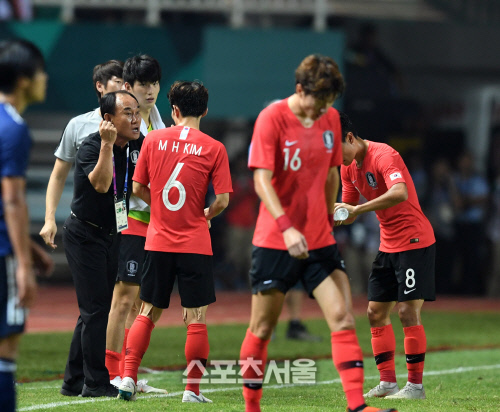 김학범 감독 "선수들에게 고맙다…그리고 미안하다"[한국축구 금메달]