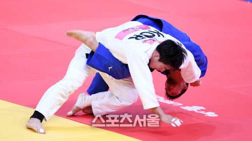 한국 유도, 혼성전서 석연찮은 판정 논란에도 동메달 획득[자카르타AG]