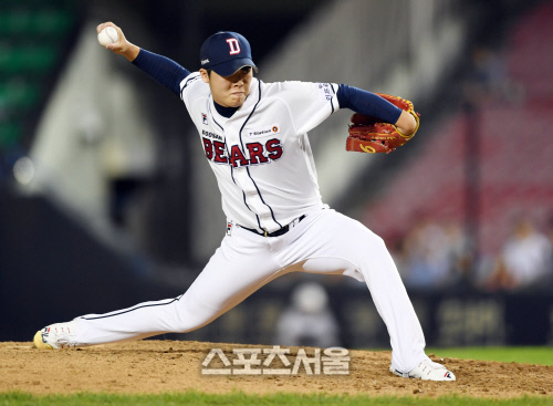 [포토]박치국, 금메달 기운을 받아