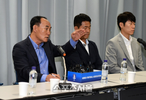 [포토]김학범 감독, 금메달 뒷이야기 풀어내 볼까요~