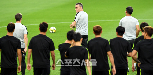 [포토] 벤투 감독, 자...시작해보자고~!