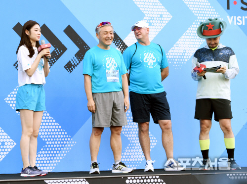 [포토] 2018 런온 서울, 김연아의 열렬한 응원~!