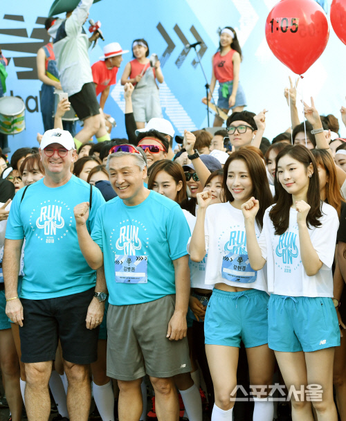 [포토] 2018 런온 서울, 김연아-김병권 상무-다렌 터커 부사장...파이팅~!