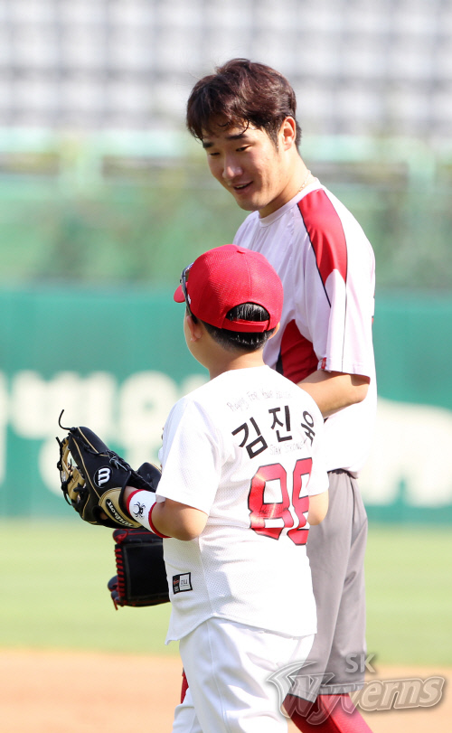 약속잊지 않은 SK 박종훈, 마음씨도 금메달감!