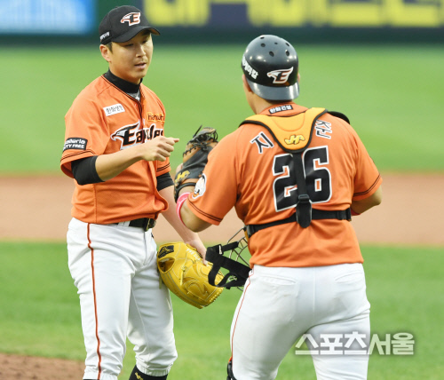 [포토] 한화 정우람, 5-1 승리에 마침표!