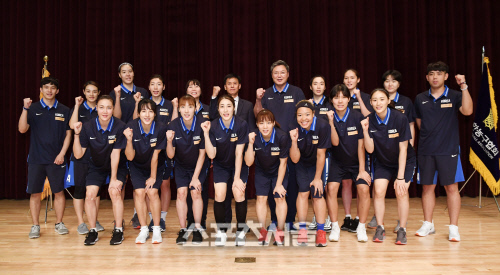 [포토] 여자농구대표팀, 월드컵 출전 앞두고...결단식!