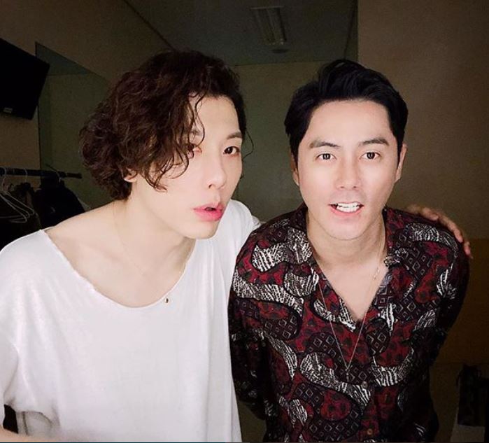 뮤지컬 '웃는 남자' 박효신-주희재, 절친 인증샷 '훈훈'