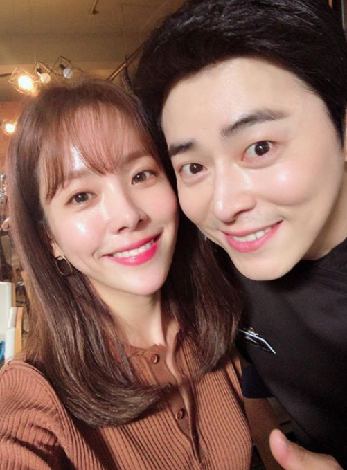 한지민, 조정석과 인증샷 "강선우 셰프님 오랜만" [★SNS]