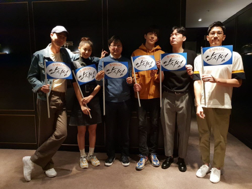 '안시성' 조인성부터 박병은까지, 100만 관객 돌파 인증샷 공개