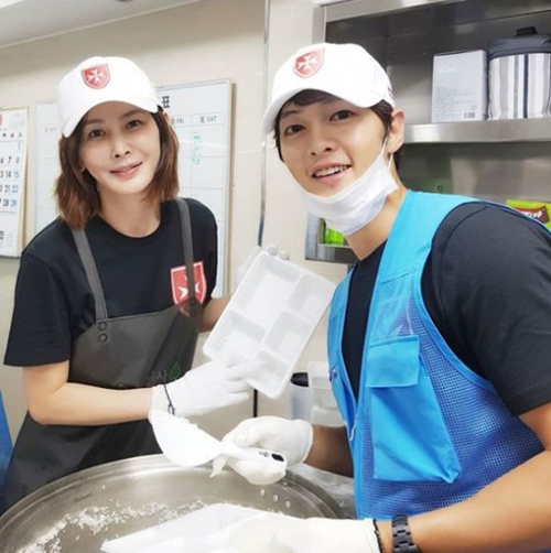 '송혜교♥' 송중기, 쪽방촌 봉사활동으로 추석 연휴 마무리