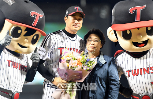 LG 봉중근, 모친 김숙자 여사와  [포토]