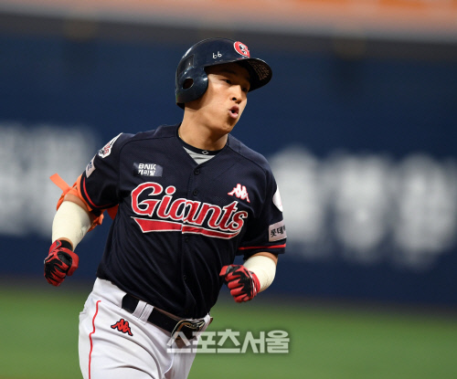 [포토] 3점포 손아섭 \'오늘도 이기자\'