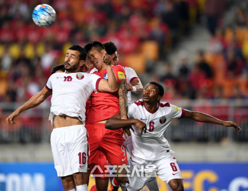 [SS포토]헤딩슛 석현준, 