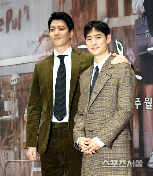 [포토] 이제훈-이동건, 어떤 관계?