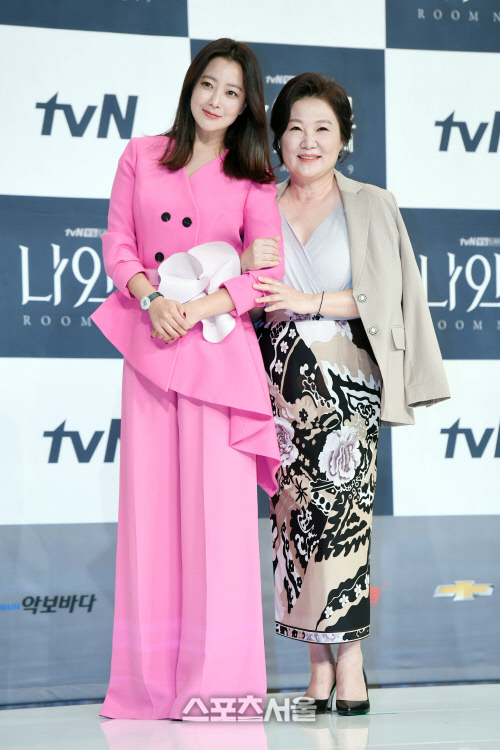 나인룸, 두 여자의 인생이 뒤바꼈다! 60대 사형수와 30대 변호사의