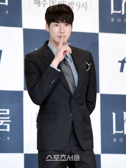 나인룸의 김영광, 비밀은 쉿! 60대 사형수와 30대 변호사의 인생 체