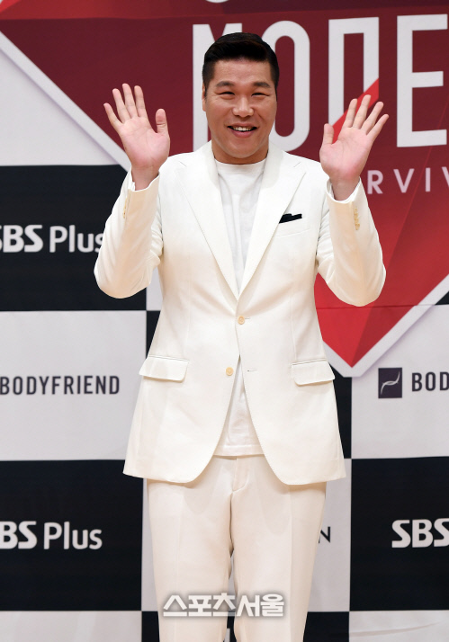 [포토] 대세 MC 서장훈, 이번은 슈퍼모델이다