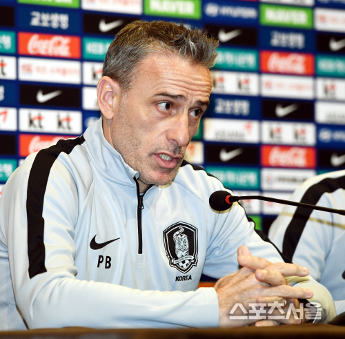 [포토] 벤투 감독, 우루과이 평가전...준비는...?