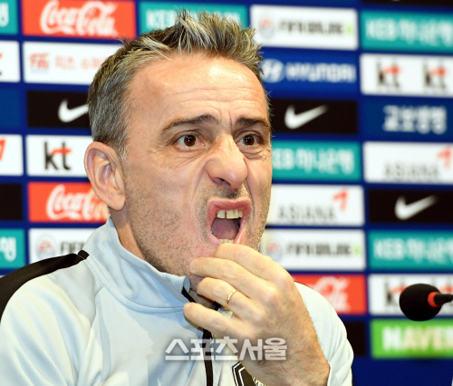 [포토] 벤투 감독, 특유의 표정?