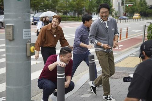 '한끼줍쇼' 갓세븐 잭슨 "부모님, 박진영을 사기꾼으로 의심"