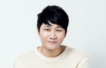 [단독]XtvN 시청자 참여 퀴즈쇼 '헐퀴' 런칭…MC 개그맨 이용진 낙점