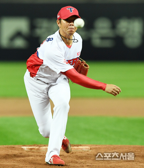 [포토] 임창용, 5강 싸움...마침표를 향한 역투!