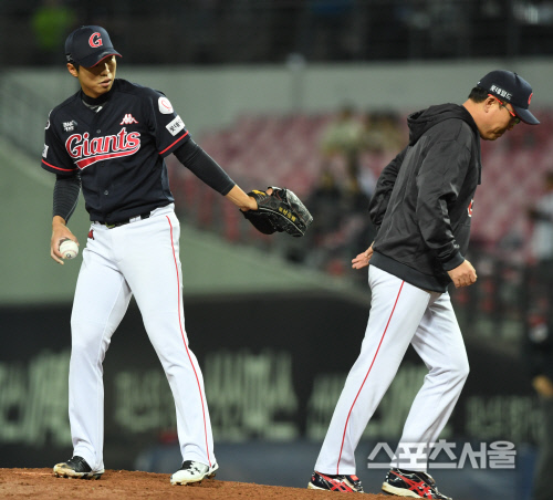 [포토] 롯데에게 내일은 없다! 불펜 총력전!