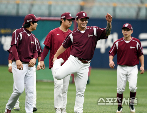 [포토] 넥센 박병호-김하성, 미소 띄우며...훈련 비지땀!