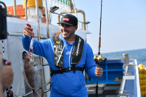 CJ컵 출전 켑카 우승 징조? 제주도서 51cm 황돔 낚고 싱글벙글