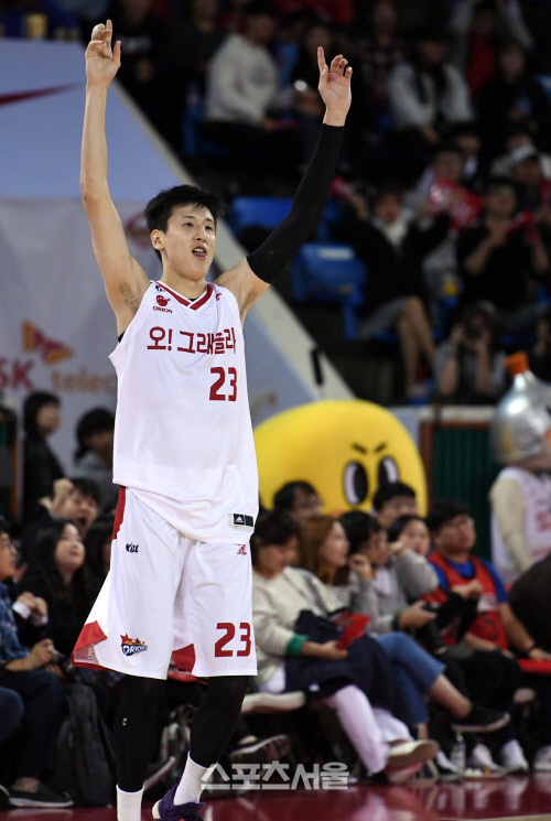 최진수, 전반전 마침표 꽝! [포토]