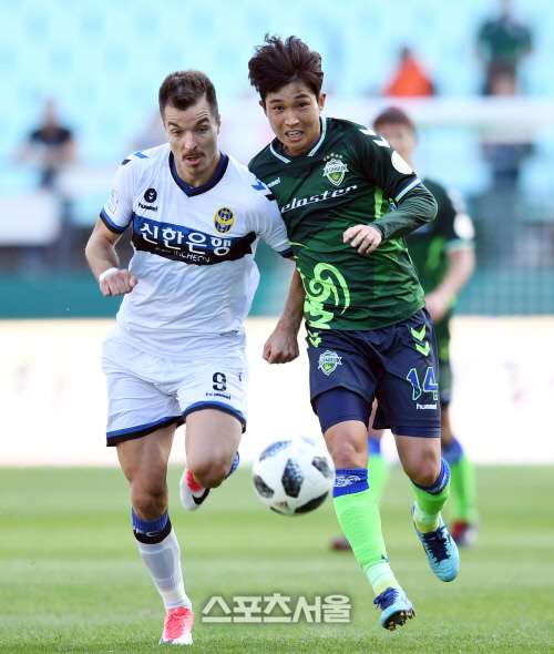 [포토] 이승기 '따라오지 마'