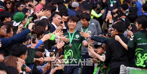 [포토] 이동국 '응원 감사합니다'
