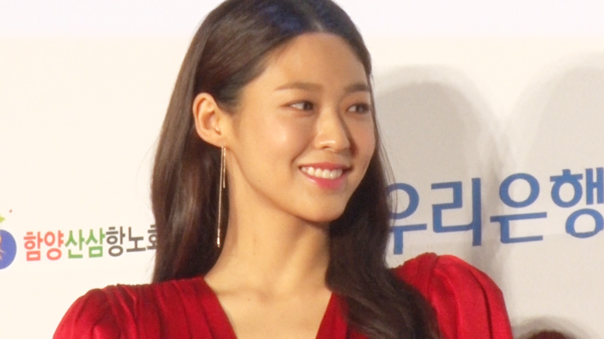 설현, 새빨간 드레스도 찰떡같이 소화 (제55회 대종상) [SS쇼캠] 