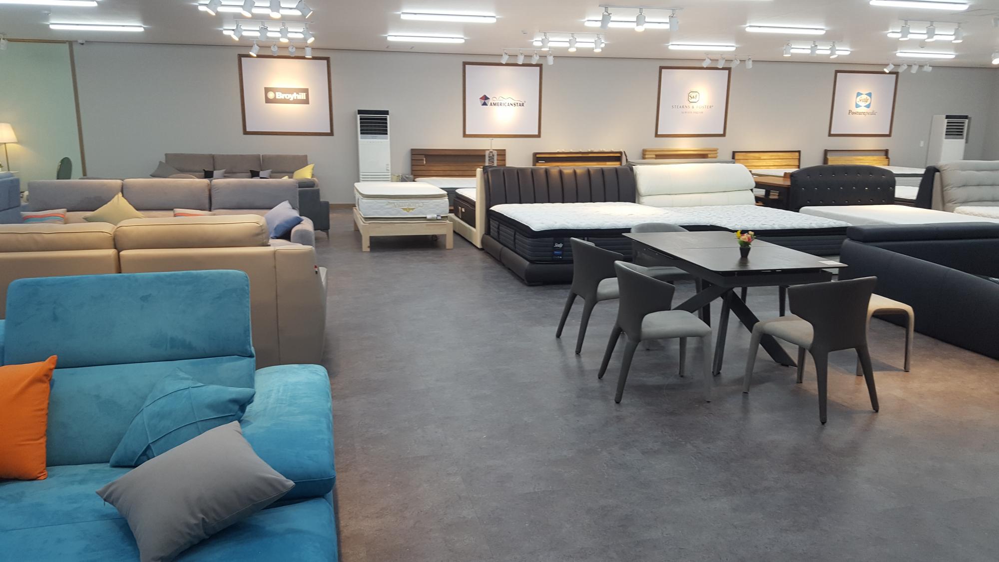 템퍼, 씰리매트리스 등 다양한 수입매트리스들을 합리적인 가격에 만나볼 수 있는 ‘오렌지매트리스 앤 퍼니처’