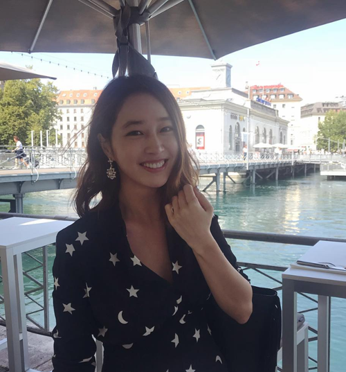 '이병헌 ♥' 이민정, 여전히 빛나는 '미소+청순美'[★SNS]