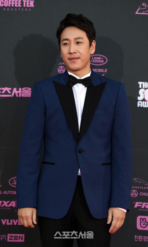 [포토] '더 서울어워즈' 이선균 '멋이 풍기는 슈트'